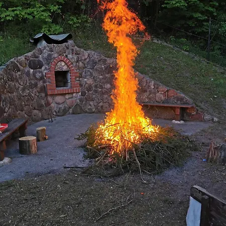 Wedzarnia Pod Lasem - Konukevi Kosewo (Mragowo)