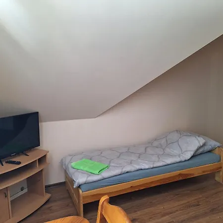 Wedzarnia Pod Lasem - *
